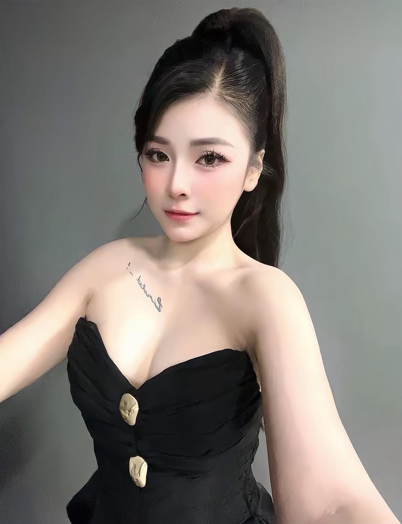 Profile image of Mango in Centre 中心, China